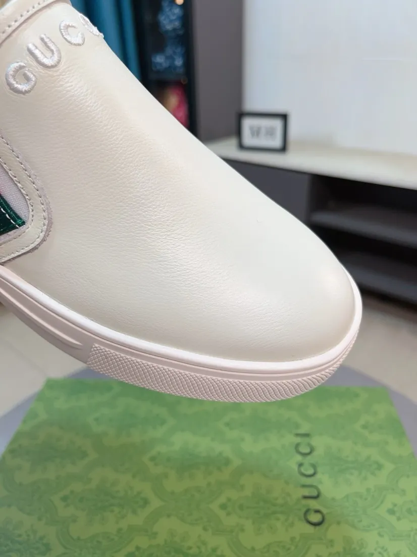 Men's shoes 💰458🌹🌹GUCCI [Gucci] New high-end brand of men's shoes, the latest fashionable casual men's shoes, trendy and versatile, relaxed and sporty style, uppers imported from Italy, first-layer cowhide, genuine leather lining, and ultra-fine workmanship. Original personalized fashionable rubber wear-resistant outsole, light and comfortable on the foot, size 38-44